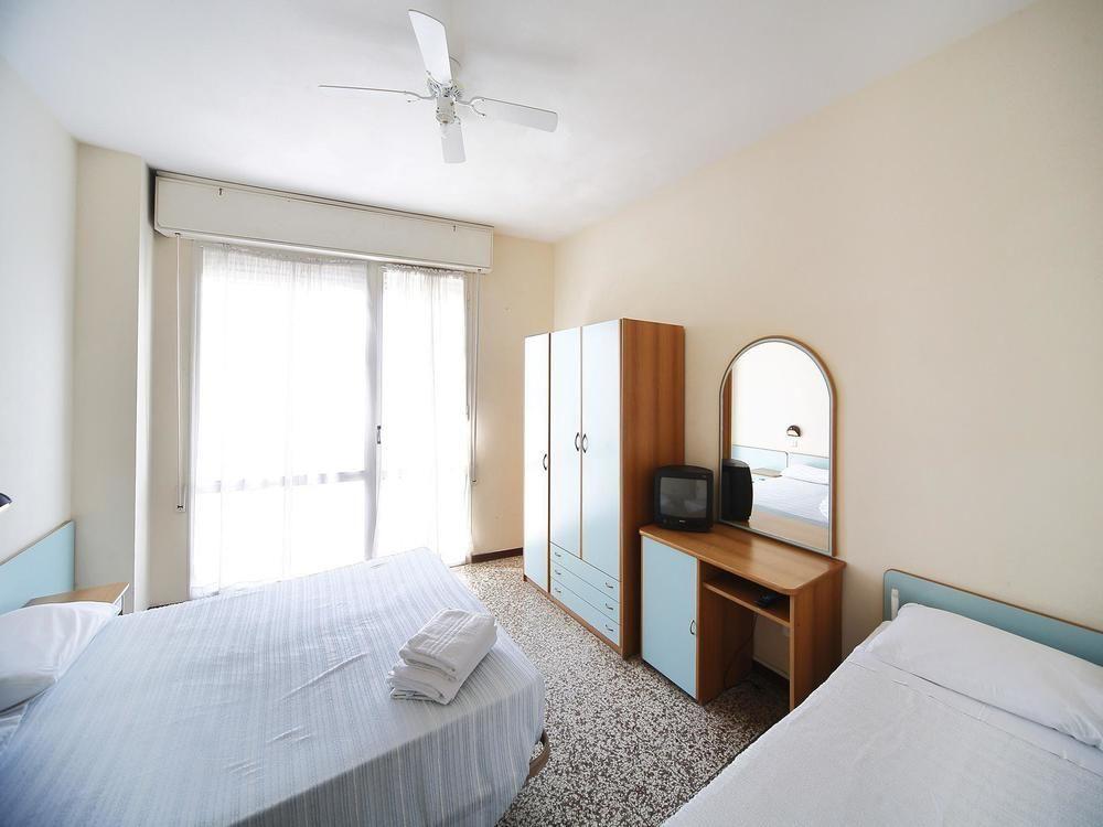 Hotel Telstar Rimini Buitenkant foto