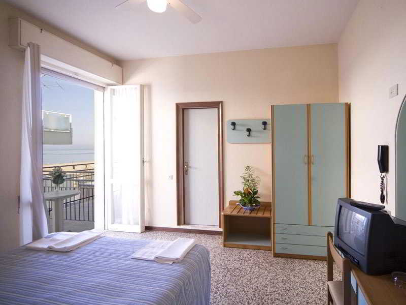 Hotel Telstar Rimini Buitenkant foto
