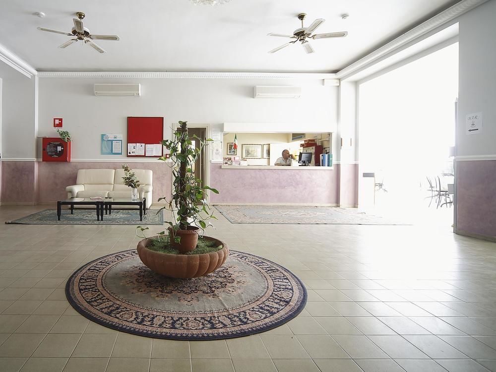 Hotel Telstar Rimini Buitenkant foto