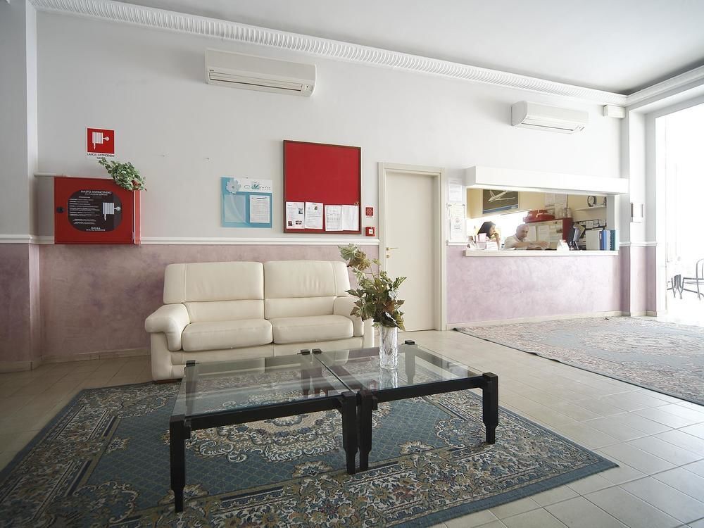 Hotel Telstar Rimini Buitenkant foto